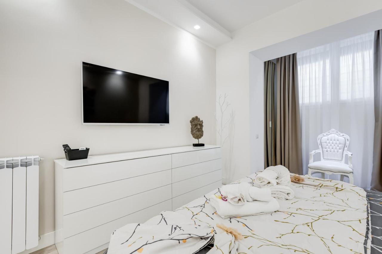 Bmga L The White Crown Apartment In Testaccio Рим Екстериор снимка