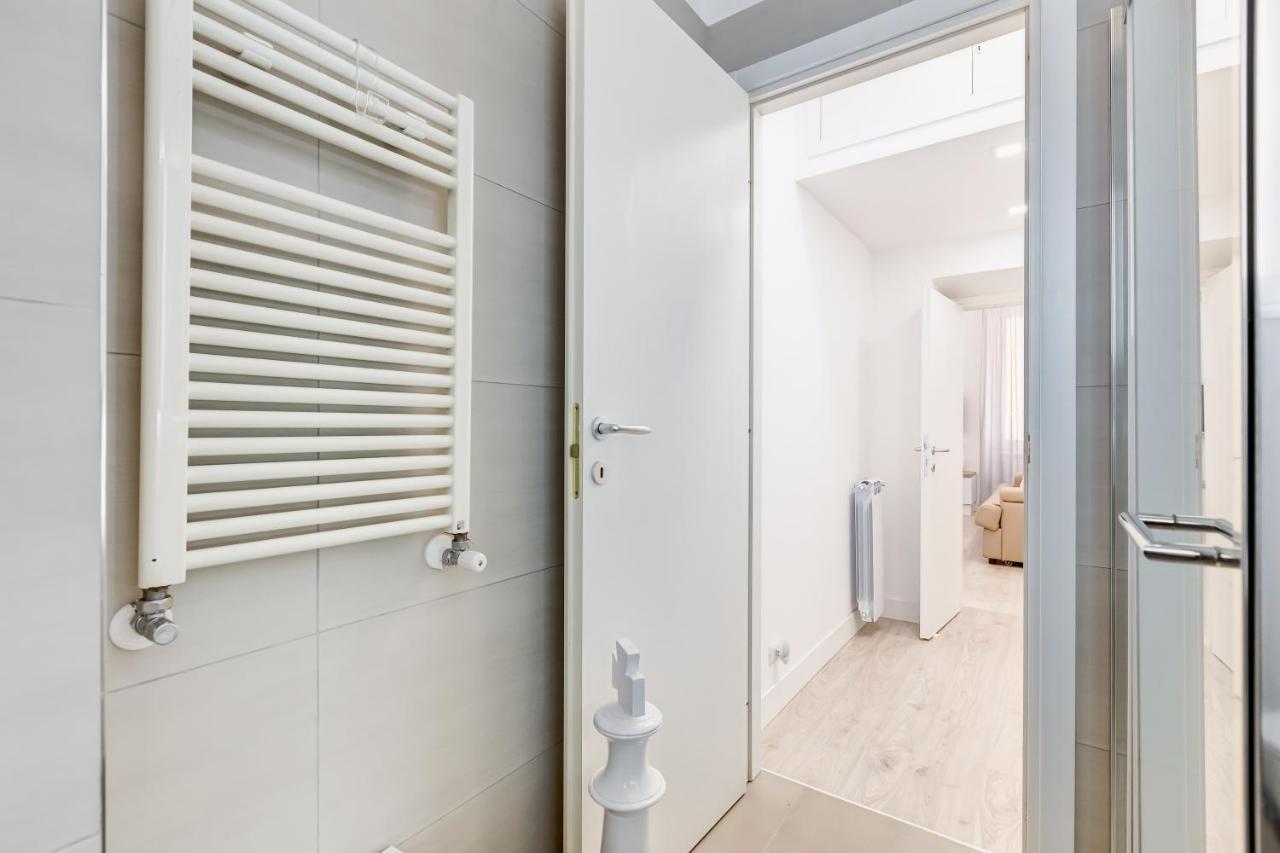 Bmga L The White Crown Apartment In Testaccio Рим Екстериор снимка