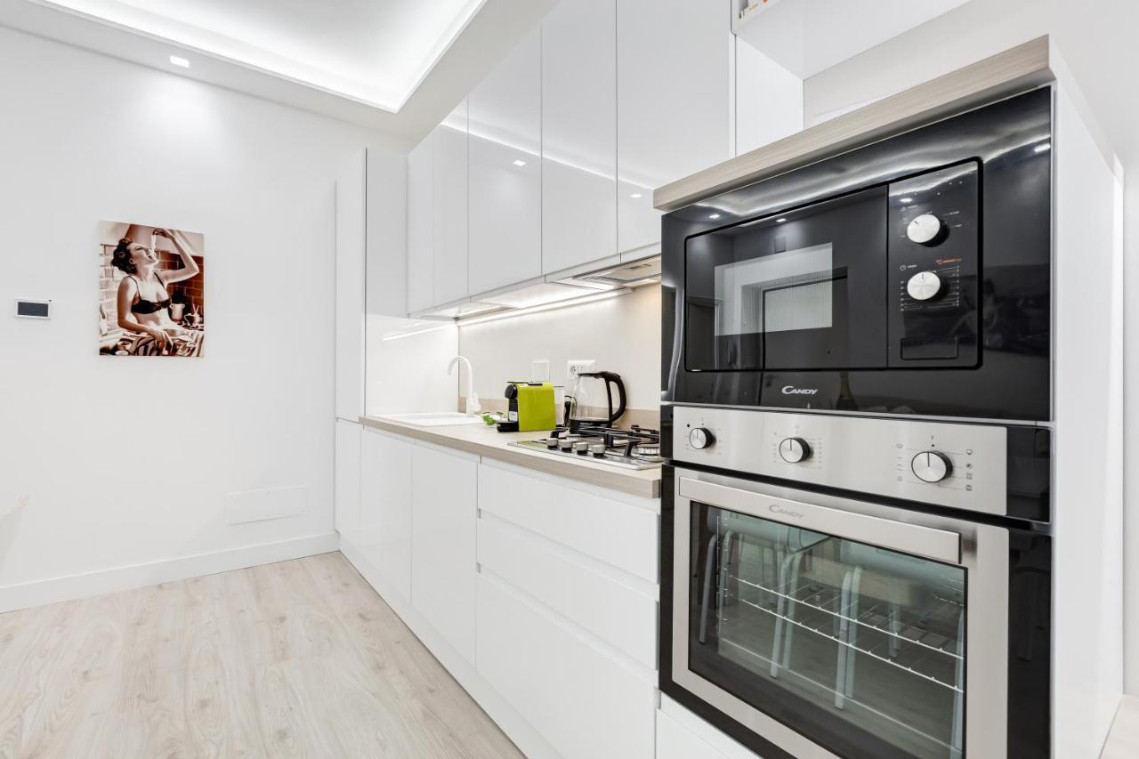 Bmga L The White Crown Apartment In Testaccio Рим Екстериор снимка