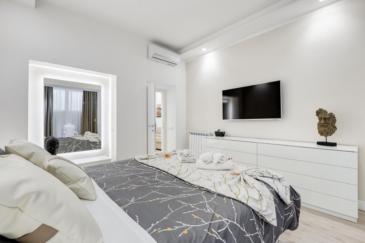 Bmga L The White Crown Apartment In Testaccio Рим Екстериор снимка