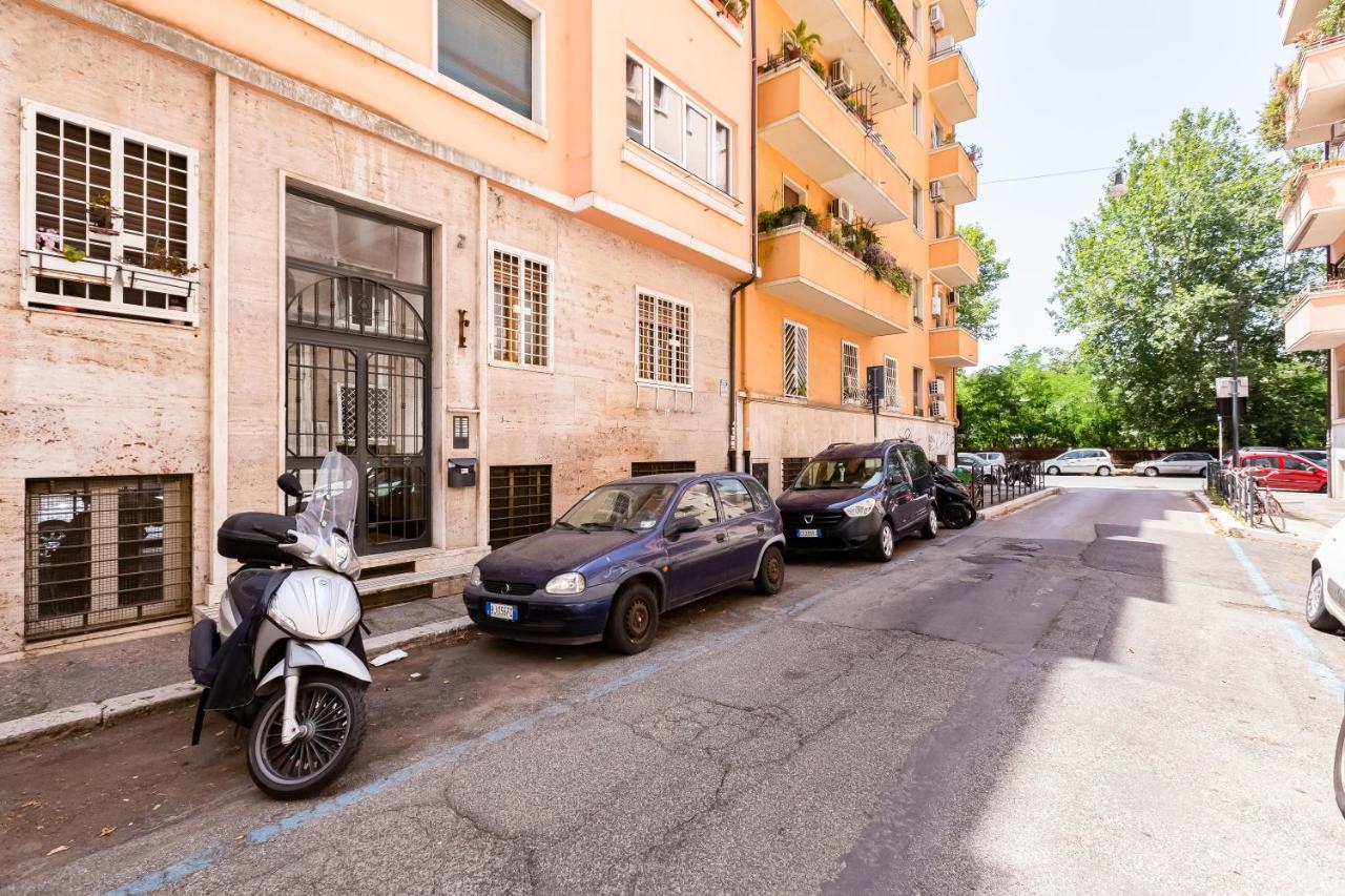 Bmga L The White Crown Apartment In Testaccio Рим Екстериор снимка