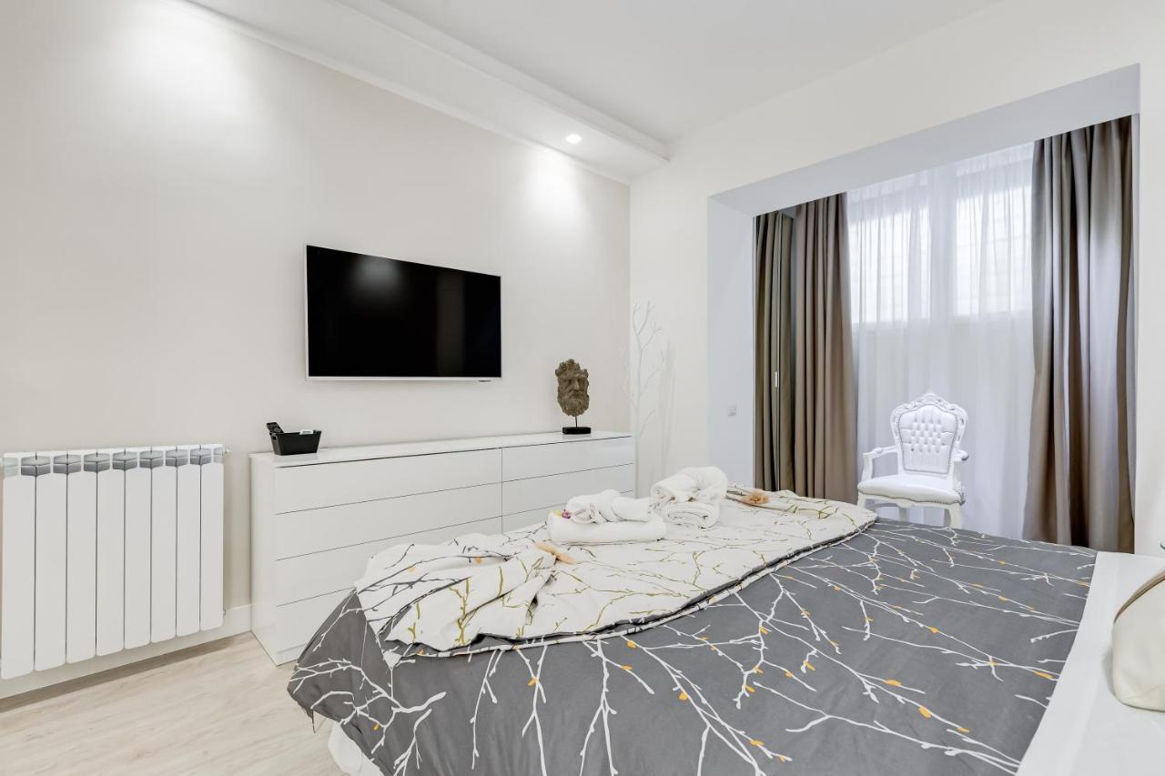Bmga L The White Crown Apartment In Testaccio Рим Екстериор снимка