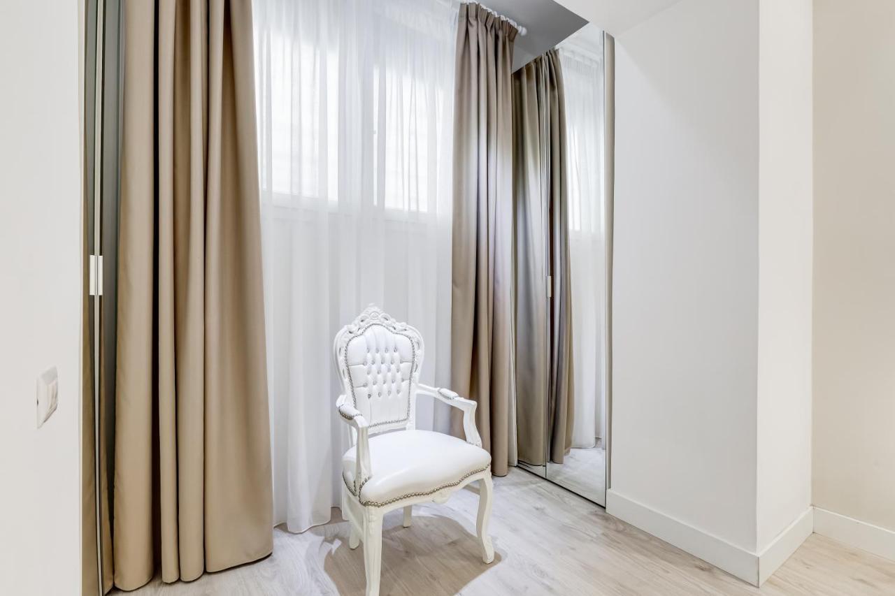 Bmga L The White Crown Apartment In Testaccio Рим Екстериор снимка